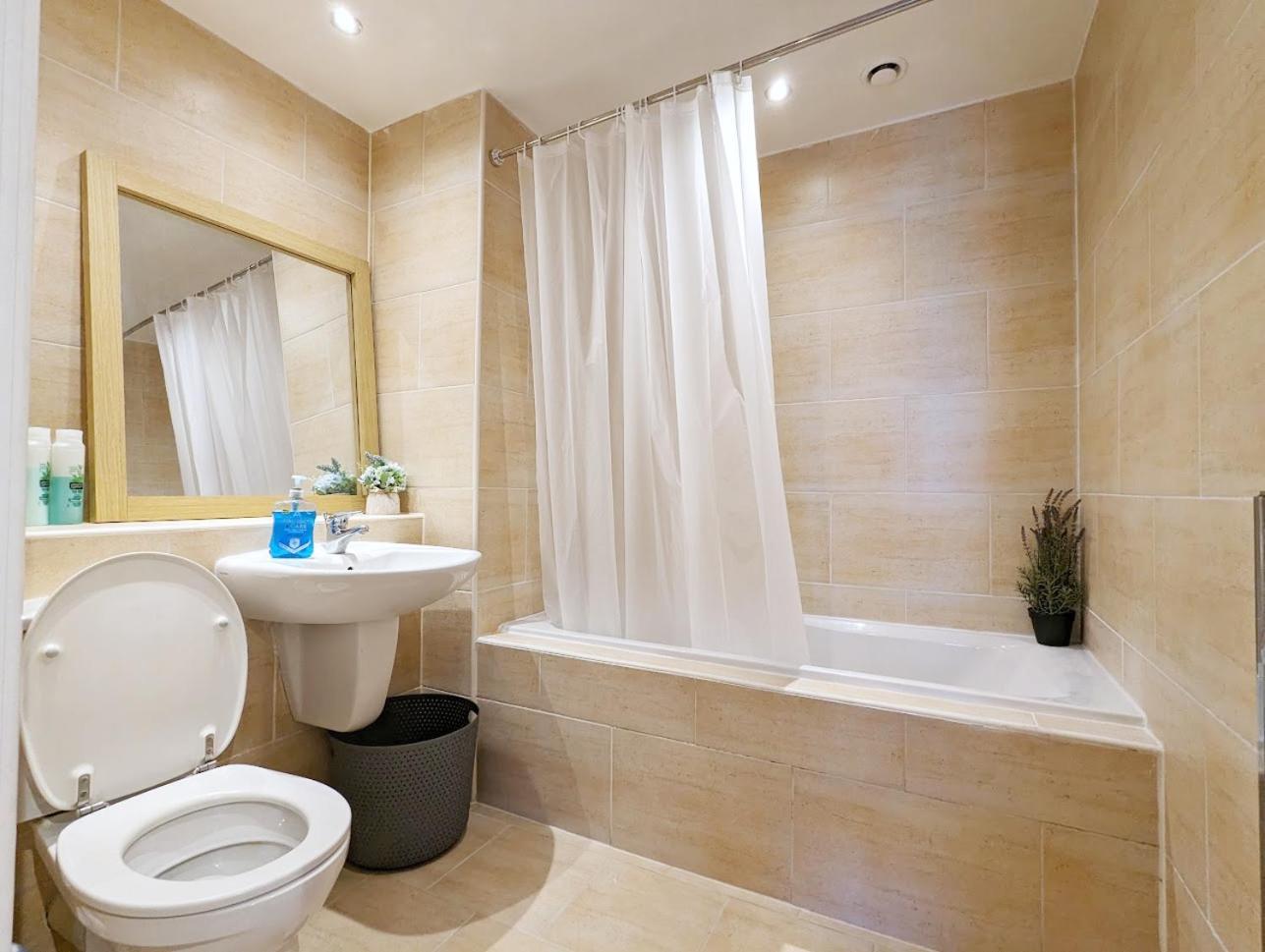Guest Room In City Centre Near Key Attractions Liverpool Eksteriør billede